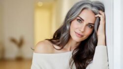 Goodbye to grey hair: the trick to add to your shampoo to revive and darken your hair