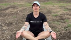 Woman runs 100 marathons in 100 days in India in her dad’s memory