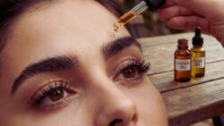How Everyday Household Oils Encourage Thicker Eyebrows and Longer Lashes Over Time